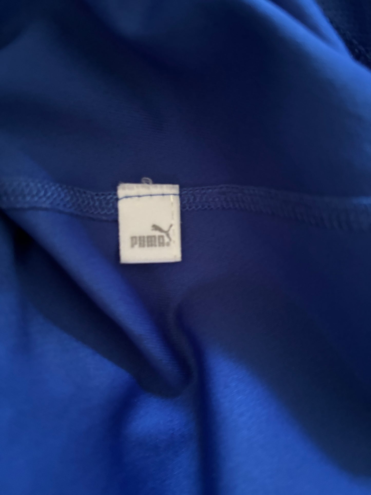 Alessandro Del Piero Italy 2003 original vintage football jersey Puma shirt tag close up