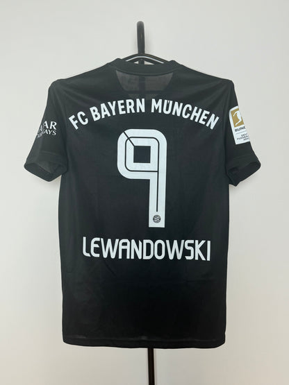 Robert Lewandowski - FC Bayern München 2020/21. Str M