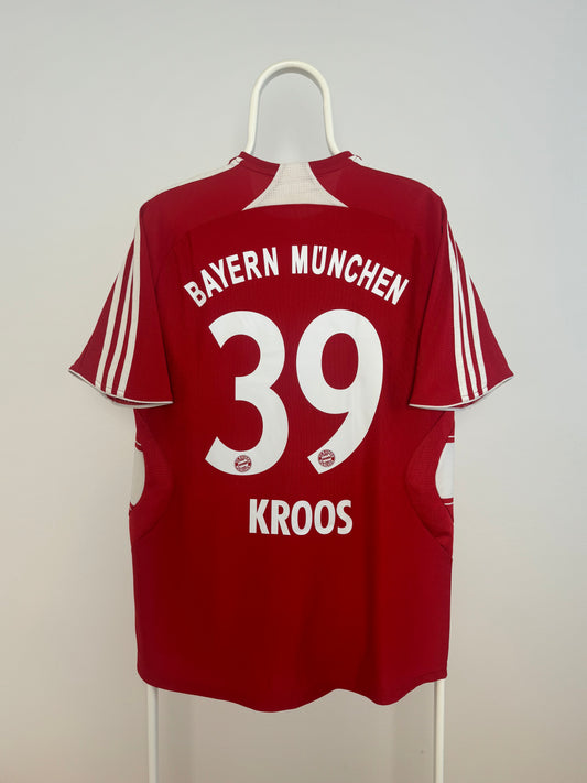 Toni Kroos - Bayern München 2008/09. Str M