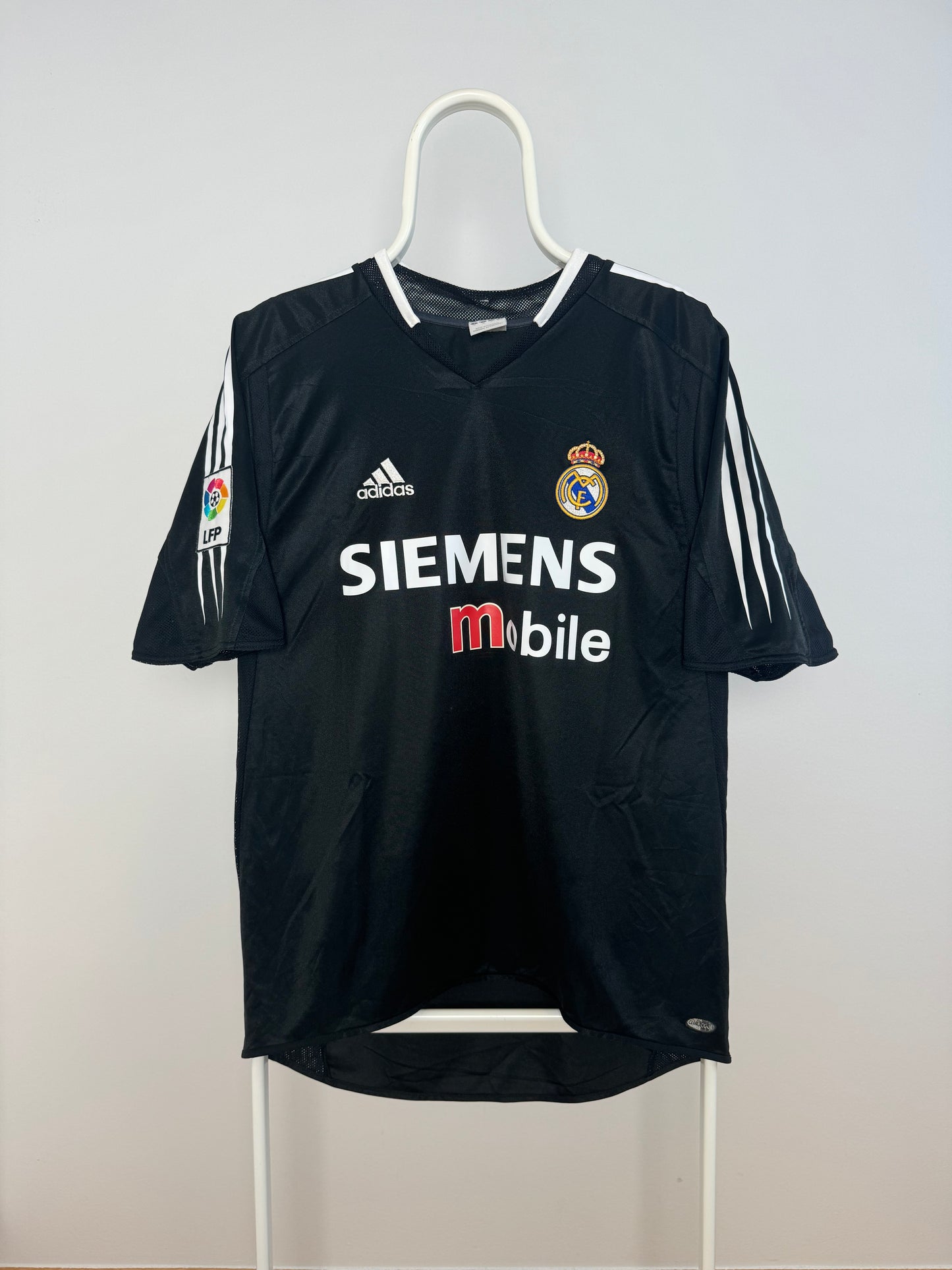 Luis Figo - Real Madrid 2004/05. Str M