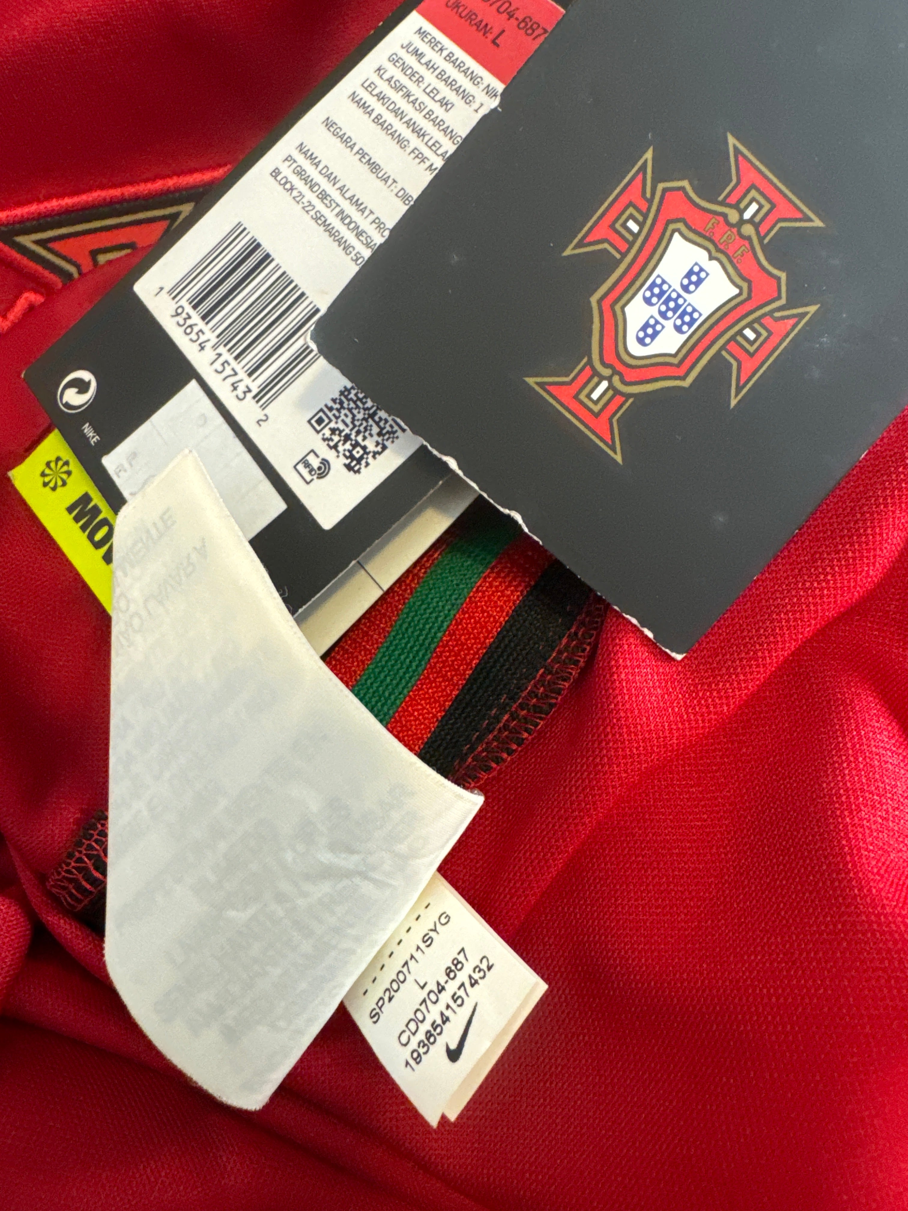 Cristiano Ronaldo - Portugal 2020. Maat L