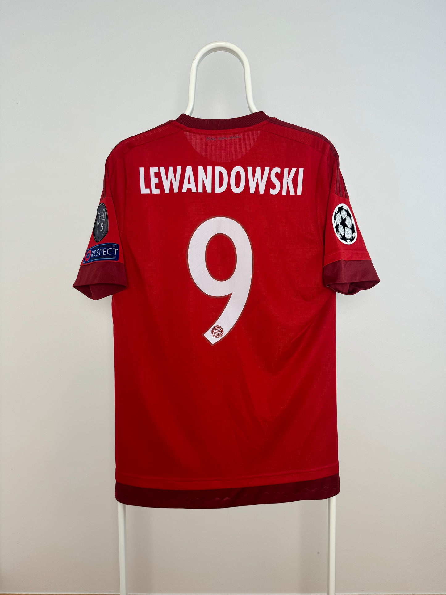 Robert Lewandowski - Bayern München 2015/16. Str M